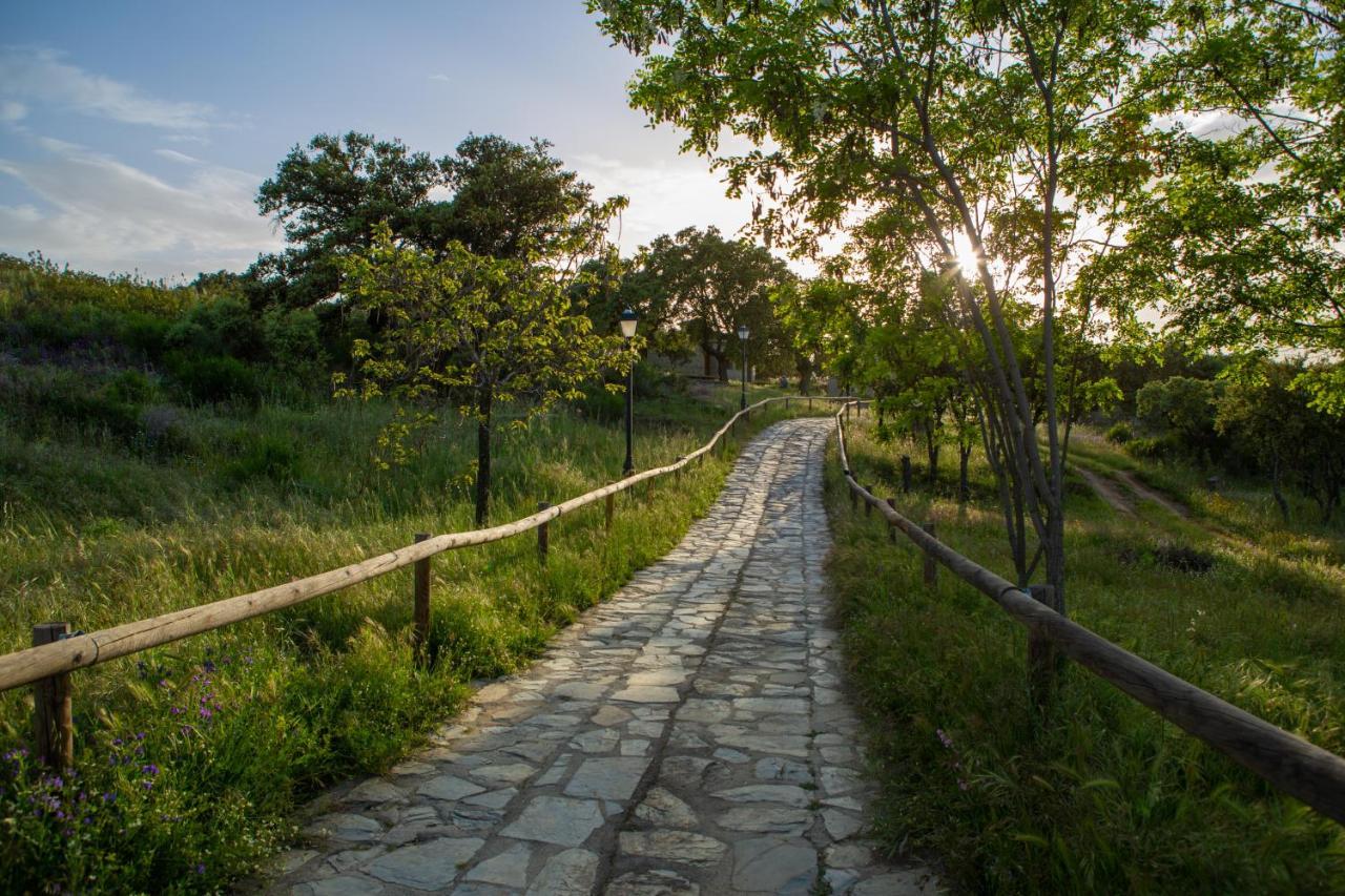 Los Chozos Del Geoparque Carrascalejo Exterior foto